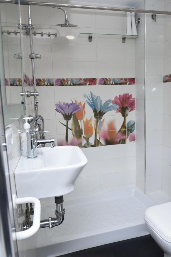 Departamentos C&G Apartment Madrid Bagian luar foto